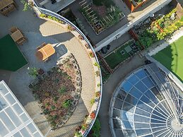 Rooftop City Residence