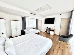 Rooftop City Residence