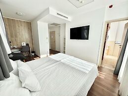 Rooftop City Residence