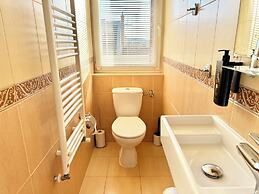 Rooftop City Residence