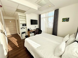 Rooftop City Residence