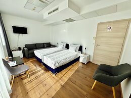 Rooftop City Residence