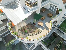 Rooftop City Residence