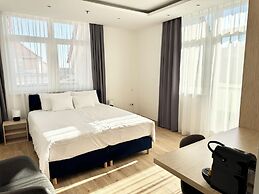 Rooftop City Residence