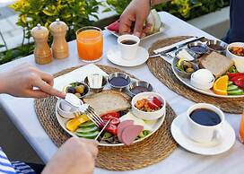 Meshk Airport hotel