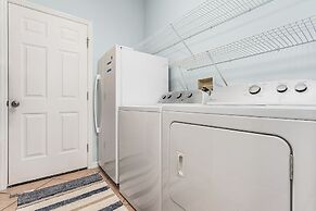 Sunshine Daydream Our Beautiful Monthly Pool Home! 3 Bedroom Home by R