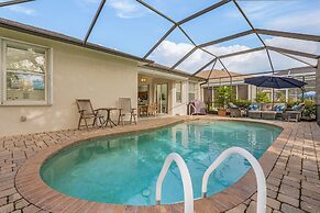 Sunshine Daydream Our Beautiful Monthly Pool Home! 3 Bedroom Home by R