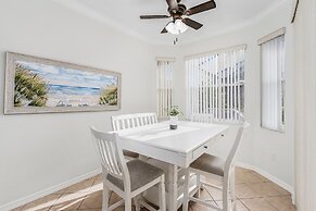 Sunshine Daydream Our Beautiful Monthly Pool Home! 3 Bedroom Home by R