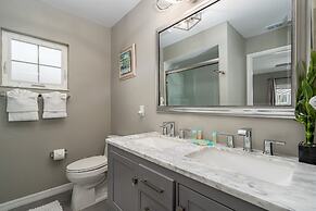 Barefoot Hideaway, With Spa And Pool 3 Bedroom Home by RedAwning