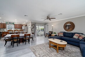 Barefoot Hideaway, With Spa And Pool 3 Bedroom Home by RedAwning