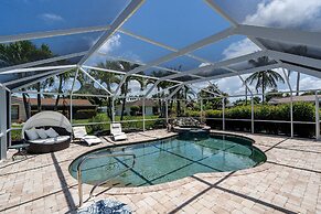 Barefoot Hideaway, With Spa And Pool 3 Bedroom Home by RedAwning