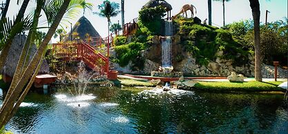 Barefoot Hideaway, With Spa And Pool 3 Bedroom Home by RedAwning