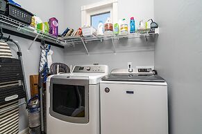 Luxury Beach Front Pool Home In Paradise! 8 Bedroom Home by RedAwning