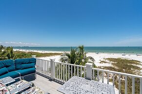 Luxury Beach Front Pool Home In Paradise! 8 Bedroom Home by RedAwning
