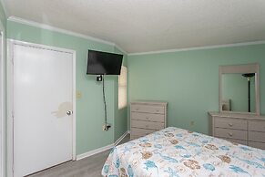 Royal Garden Resort 1605 2 Bedroom Condo by RedAwning