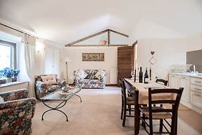 Casale Montemoro With Pool