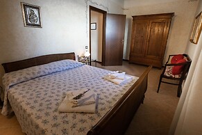 Casale Montemoro With Pool