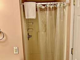 Royal Garden Resort 914 2 Bedroom Condo by RedAwning