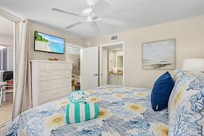 ~fantastic Gulf Front Condo North Of The Pier~ 2 Bedroom Condo by RedA
