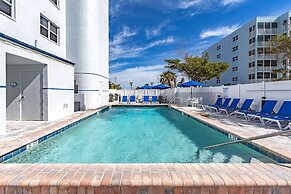 ~fantastic Gulf Front Condo North Of The Pier~ 2 Bedroom Condo by RedA