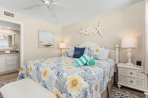 ~fantastic Gulf Front Condo North Of The Pier~ 2 Bedroom Condo by RedA
