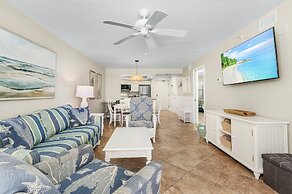 ~fantastic Gulf Front Condo North Of The Pier~ 2 Bedroom Condo by RedA