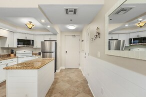 ~fantastic Gulf Front Condo North Of The Pier~ 2 Bedroom Condo by RedA