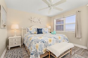 ~fantastic Gulf Front Condo North Of The Pier~ 2 Bedroom Condo by RedA
