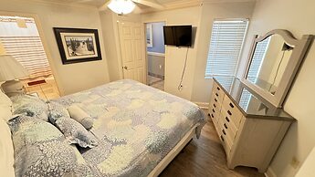 Royal Garden Resort 1608 3 Bedroom Condo by RedAwning