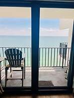 Royal Garden Resort 1608 3 Bedroom Condo by RedAwning