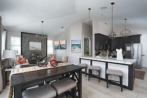 Welcome To 5545 Palmetto Street All New! Just Built! Book It Now! 4 Be