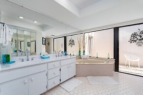 Beautiful Private Pool Home In-between Fort Myers Beach And Sanibel Is