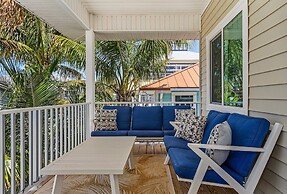 Welcome To 246 Delmar Ave - Vacation Rental 3 Bedroom Home by RedAwnin