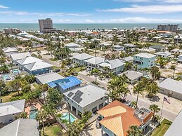 Welcome To 246 Delmar Ave - Vacation Rental 3 Bedroom Home by RedAwnin