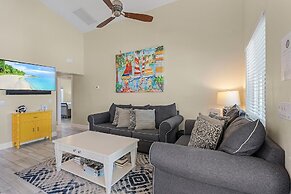 Welcome To 246 Delmar Ave - Vacation Rental 3 Bedroom Home by RedAwnin