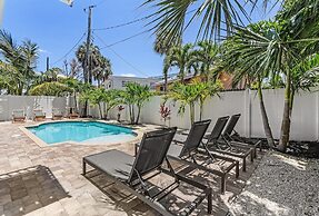 Welcome To 246 Delmar Ave - Vacation Rental 3 Bedroom Home by RedAwnin