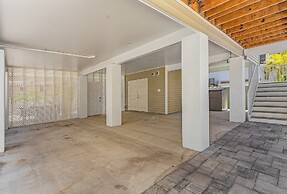 Welcome To 246 Delmar Ave - Vacation Rental 3 Bedroom Home by RedAwnin