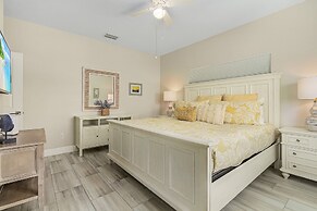 Welcome To 246 Delmar Ave - Vacation Rental 3 Bedroom Home by RedAwnin