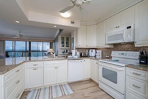 Welcome To Ambassador # 905 Penthouse 2 Bedroom Condo by RedAwning