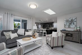 Shells N Sunshine! Getaway Destination Just Minutes From The White San