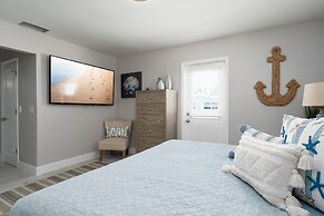 Shells N Sunshine! Getaway Destination Just Minutes From The White San