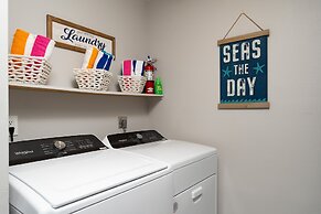 Shells N Sunshine! Getaway Destination Just Minutes From The White San