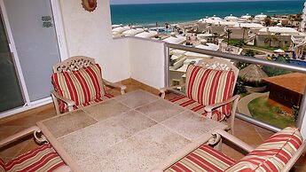 Beautiful 1.5 Bedroom Condo on the Sea of Cortez at Las Palmas Resort 