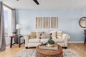 Beach Villas # 305 - Recently Refereshed! 2 Bedroom Condo by RedAwning