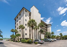Estero Cove 132 - Beautifully Updated!! 2 Bedroom Condo by RedAwning