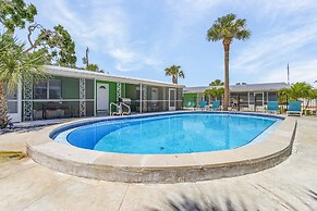 171 Washington ~ Dune Our Thing ~ Unit D ~ Fabulous Pool Home! 2 Bedro