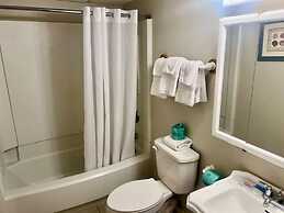 Royal Garden Resort 1510 2 Bedroom Condo by RedAwning