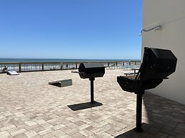 Royal Garden Resort 904 2 Bedroom Condo by RedAwning