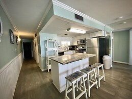 Royal Garden Resort 201 3 Bedroom Condo by Redawning