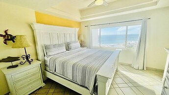 Spectacular 1 Bedroom Condo on Sandy Beach at Las Palmas Resort D-603b